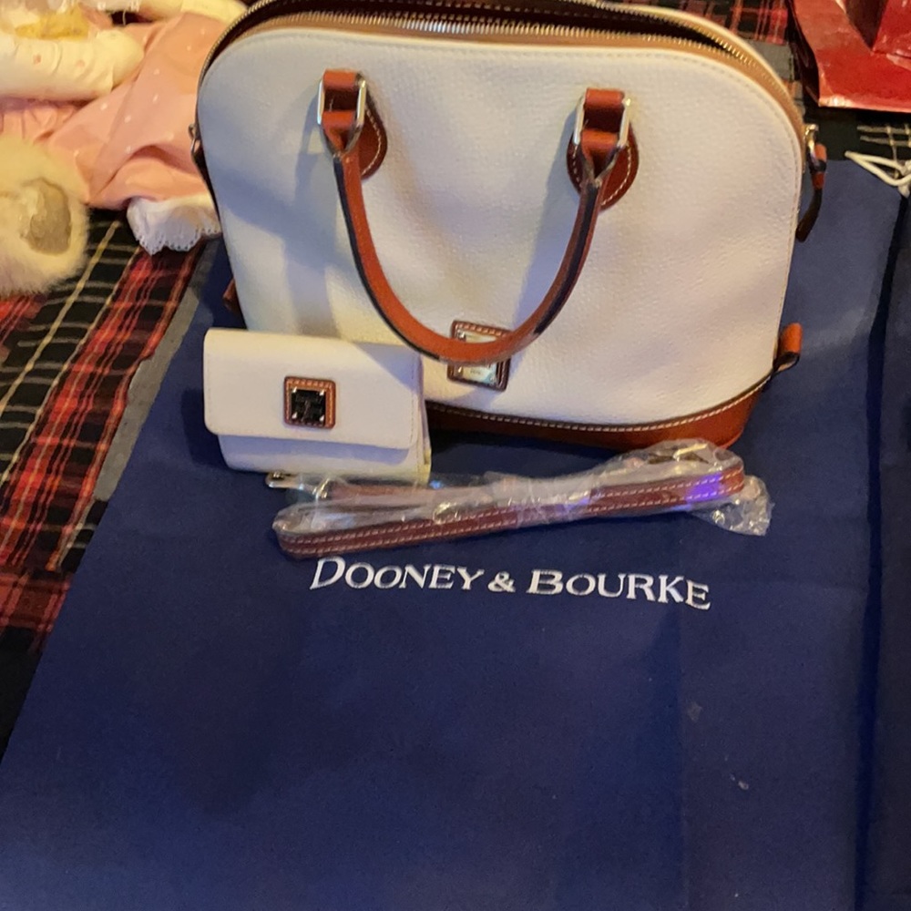 Handbag - Picture 2 of 2